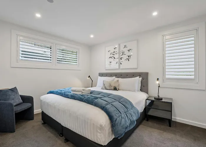 Apartment Lakeside Bliss Luxury 2 Bedroom *