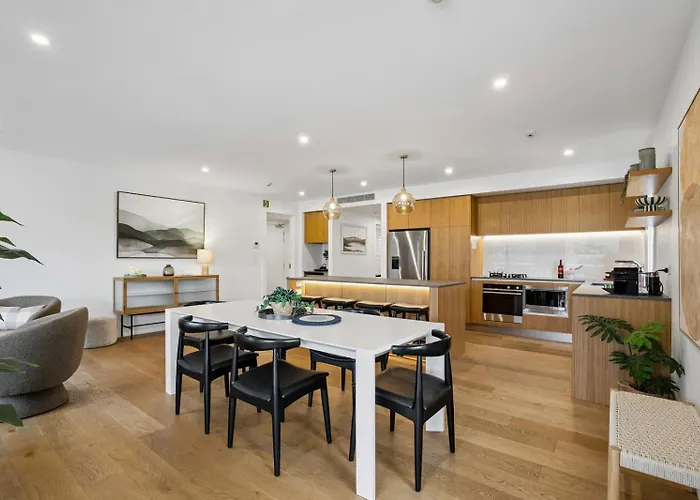 Lakeside Bliss Luxury 2 Bedroom * Wanaka