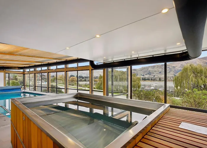 Lakeside Bliss Luxury 2 Bedroom * Wanaka